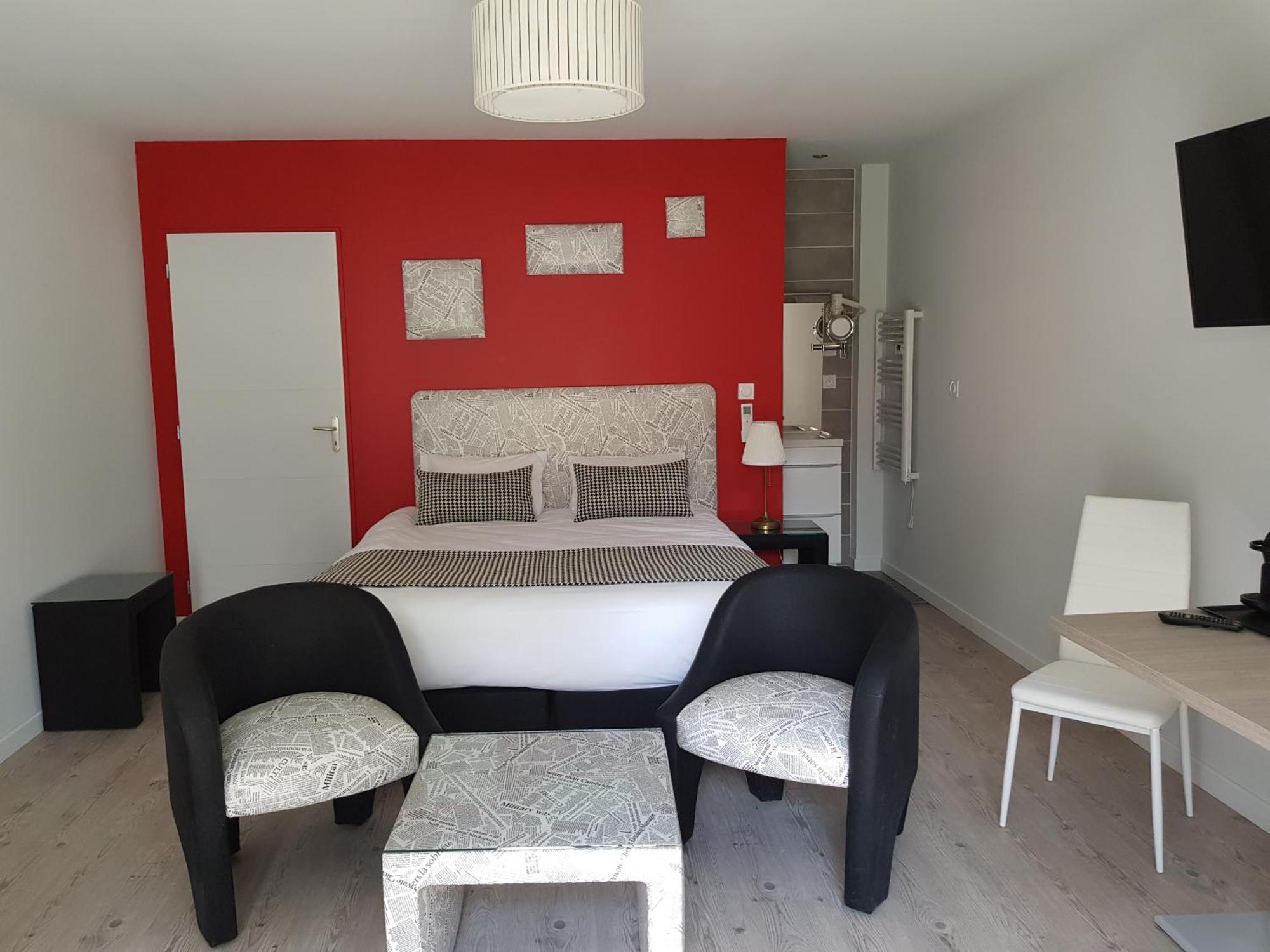 Hotel Domaine Des Pierres Dorees Ternand Room photo